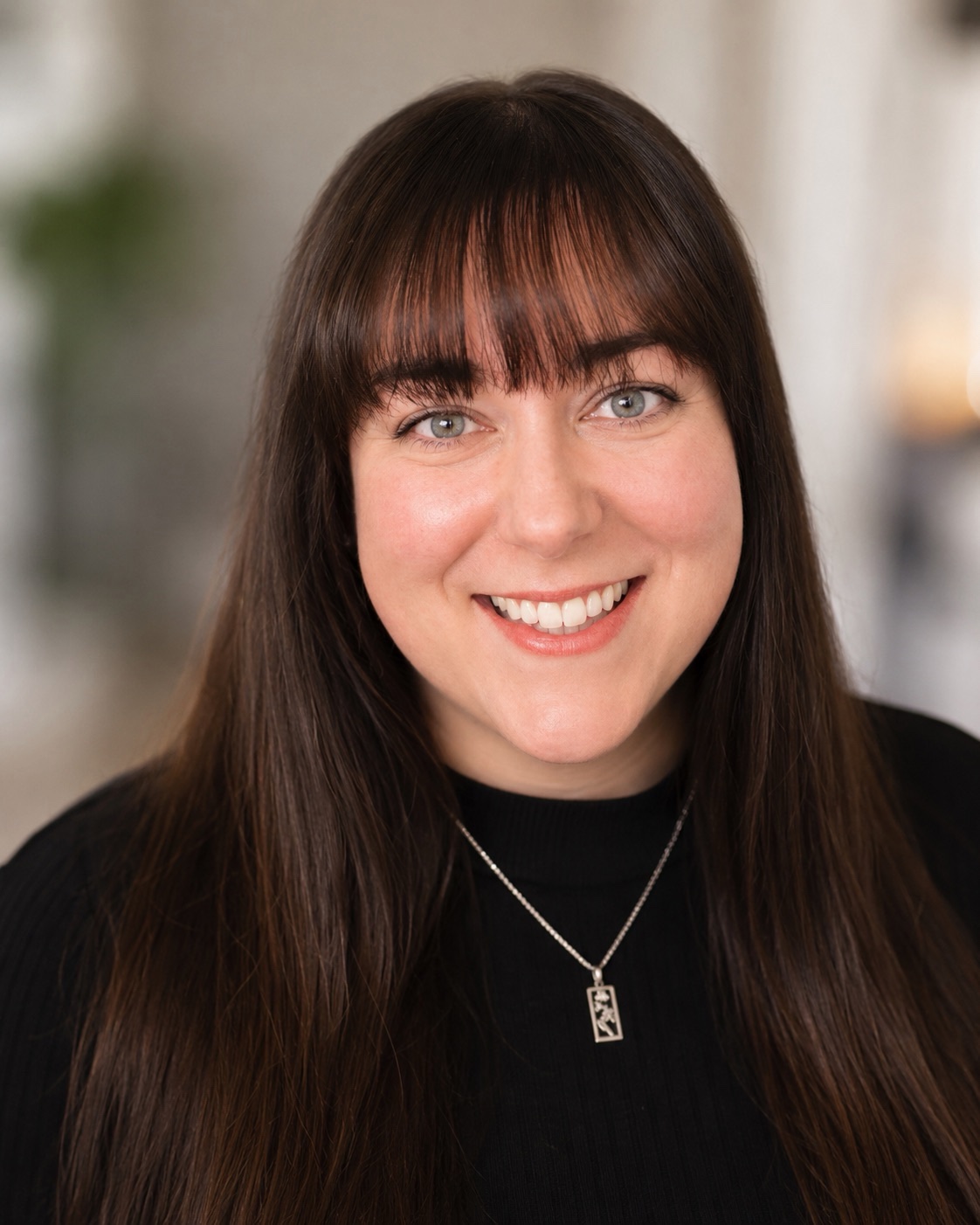Kristin Headshot